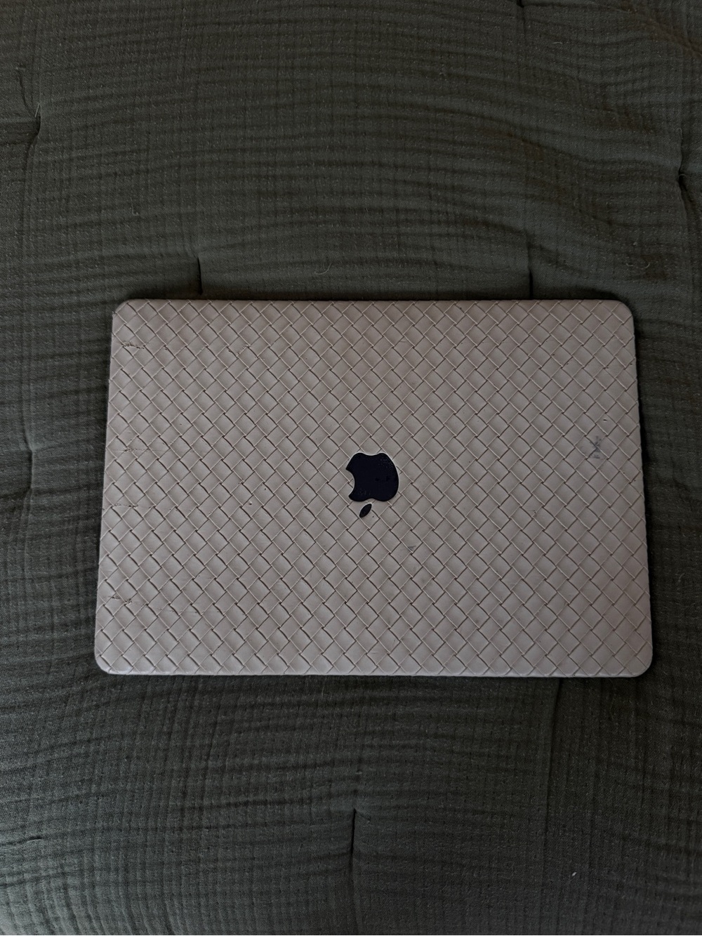 Apple MacBook Pro 13 inch case only with Woven-Texture Hard Shell